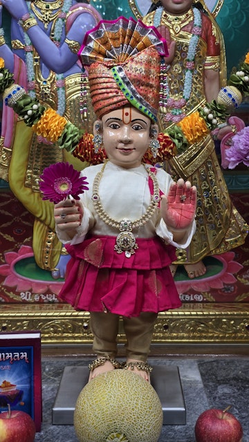 Bolton Temple Murti Darshan