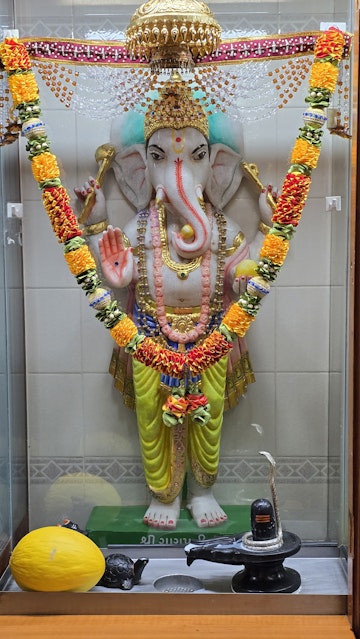 Bolton Temple Murti Darshan