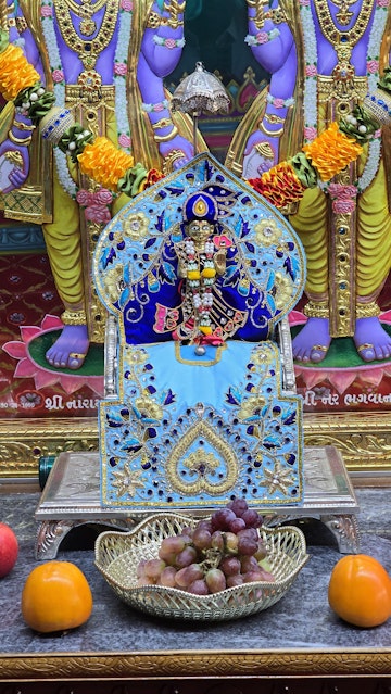 Bolton Temple Murti Darshan