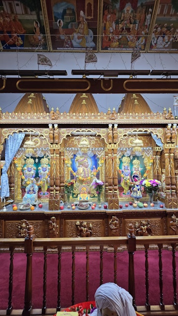 Bolton Temple Murti Darshan