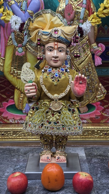 Bolton Temple Murti Darshan