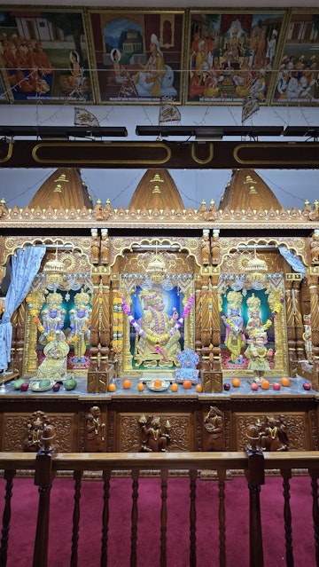 Bolton Temple Murti Darshan