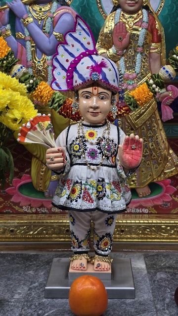 Bolton Temple Murti Darshan