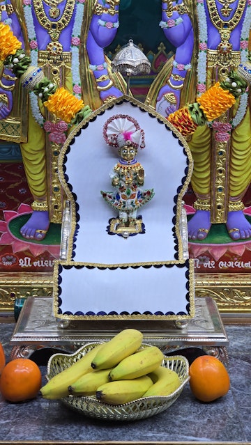 Bolton Temple Murti Darshan