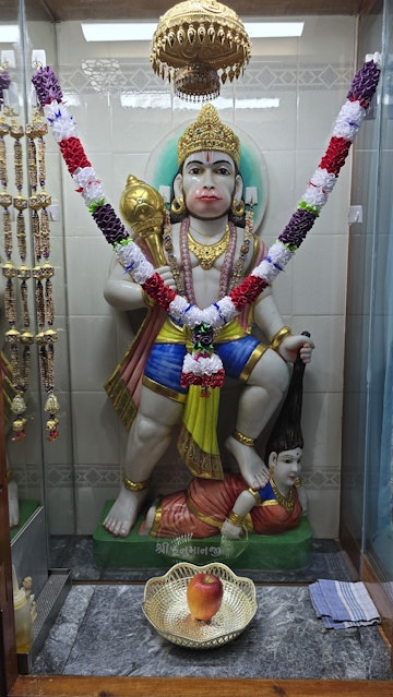 Bolton Temple Murti Darshan