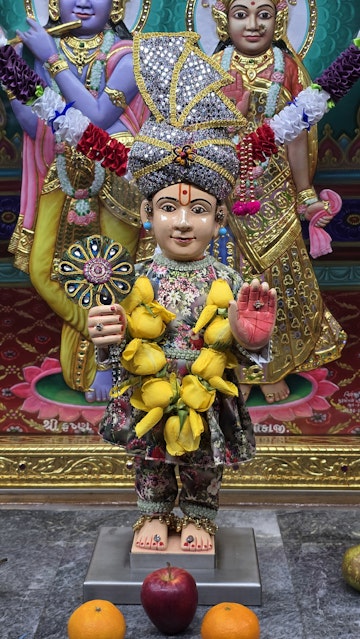 Bolton Temple Murti Darshan
