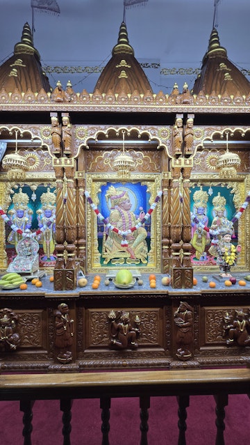 Bolton Temple Murti Darshan