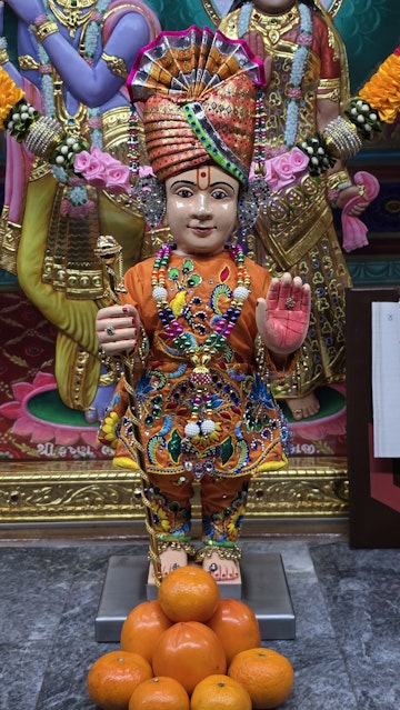 Bolton Temple Murti Darshan