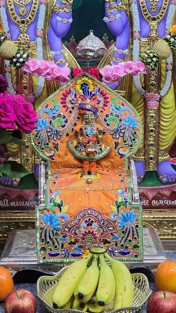 Bolton Temple Murti Darshan