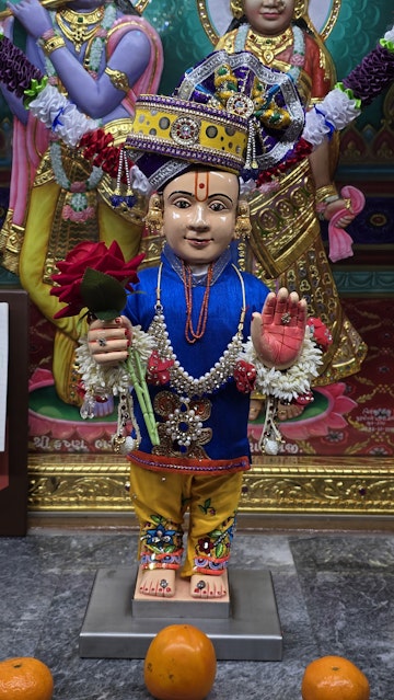 Bolton Temple Murti Darshan
