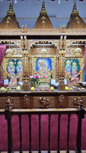 Bolton Temple Murti Darshan