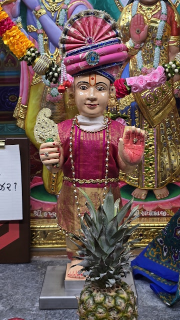 Bolton Temple Murti Darshan