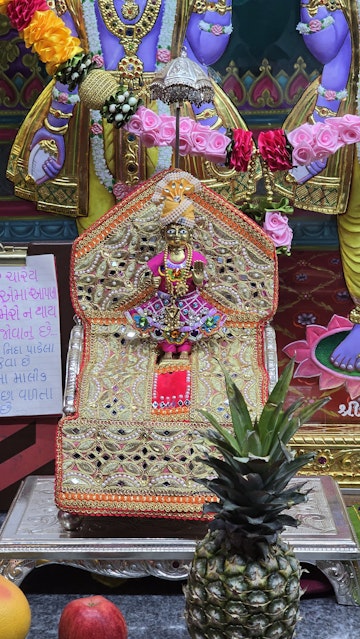 Bolton Temple Murti Darshan