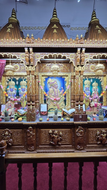Bolton Temple Murti Darshan