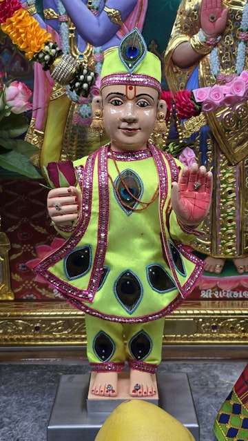 Bolton Temple Murti Darshan