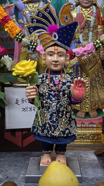 Bolton Temple Murti Darshan