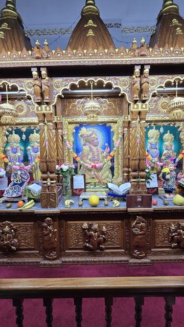 Bolton Temple Murti Darshan