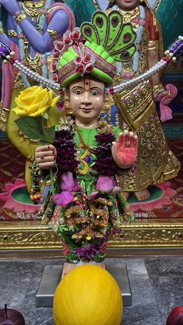 Bolton Temple Murti Darshan
