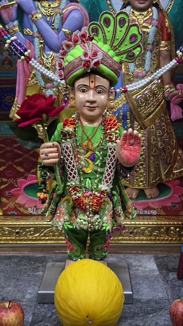 Bolton Temple Murti Darshan