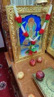 Cardiff Temple Murti Darshan