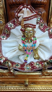 Cardiff Temple Murti Darshan