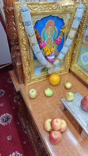 Cardiff Temple Murti Darshan