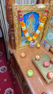 Cardiff Temple Murti Darshan