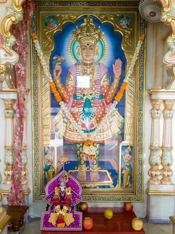 Dar es Salaam Temple Murti Darshan