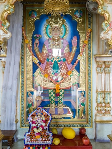 Dar es Salaam Temple Murti Darshan
