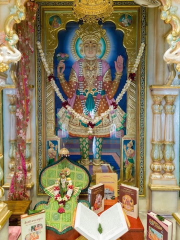 Dar es Salaam Temple Murti Darshan