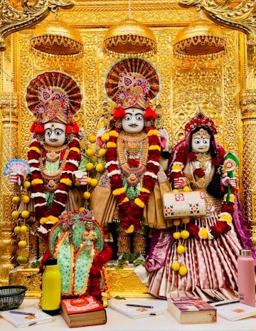 Jetalpur Temple Murti Darshan