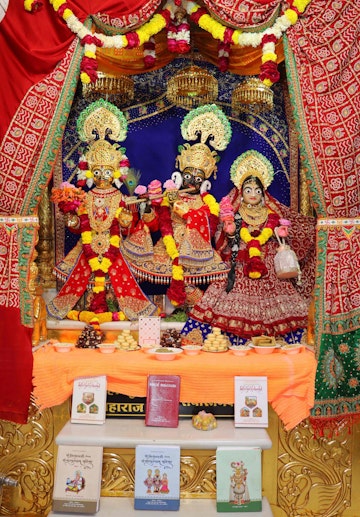 Junagadh Temple Murti Darshan