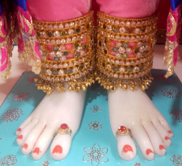 Leicester Temple (ISSO) Murti Darshan