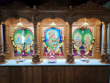 Oldham Temple Murti Darshan