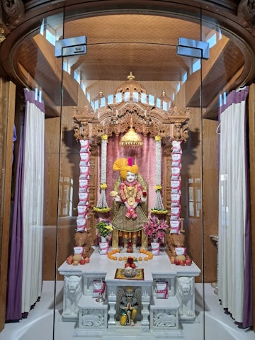 Oldham Temple Murti Darshan