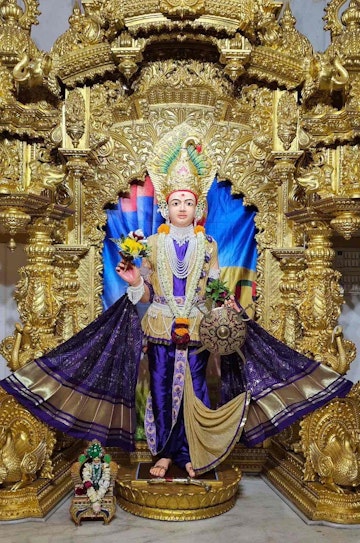 Surat Rustambag Temple Murti Darshan