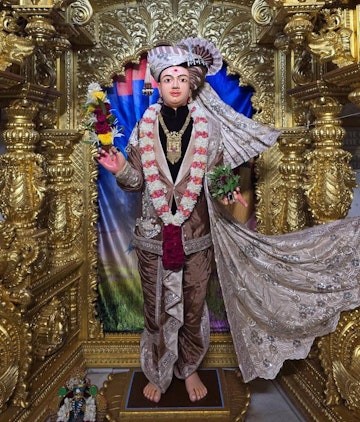 Surat Rustambag Temple Murti Darshan
