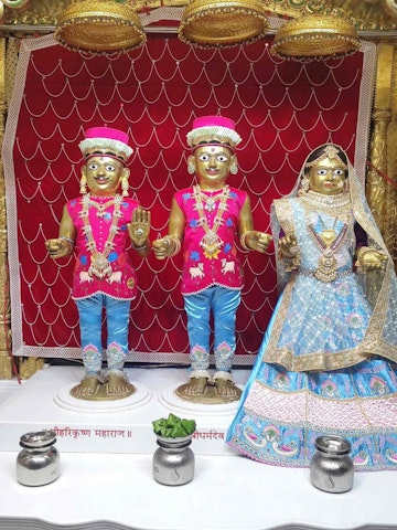Surat Rustambag Temple Murti Darshan