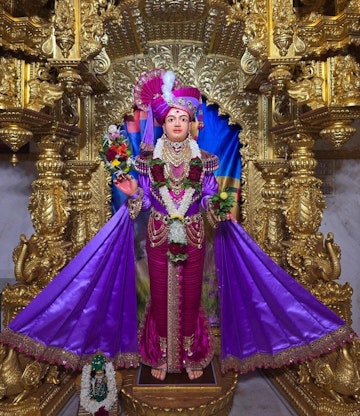 Surat Rustambag Temple Murti Darshan