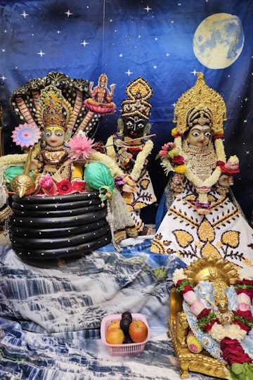 Surat Rustambag Temple Murti Darshan