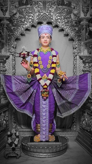 Surat Rustambag Temple Murti Darshan