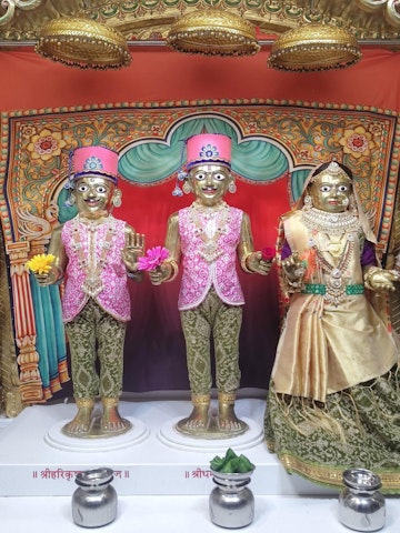 Surat Rustambag Temple Murti Darshan