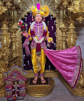 Surat Rustambag Temple Murti Darshan