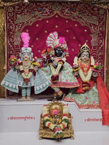 Surat Rustambag Temple Murti Darshan