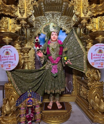 Surat Rustambag Temple Murti Darshan