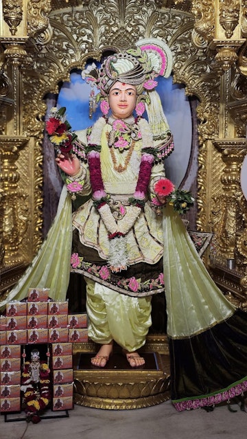 Surat Rustambag Temple Murti Darshan
