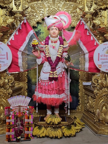 Surat Rustambag Temple Murti Darshan