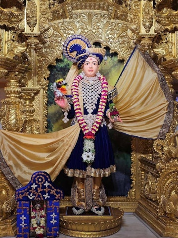 Surat Rustambag Temple Murti Darshan
