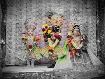 Surat Rustambag Temple Murti Darshan