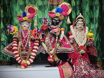 Surat Rustambag Temple Murti Darshan